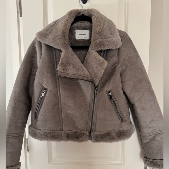 Stradivarius Faux Leather Short Aviator Jacket in gray - Picture 5 of 6